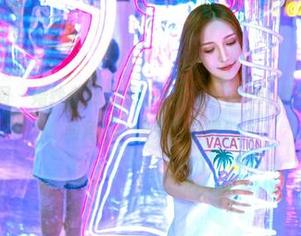 Feilin嗲囡囡 – 婚纱合集放送!小蛮妖yummy教你一秒切换时尚角色,快来下载吧!