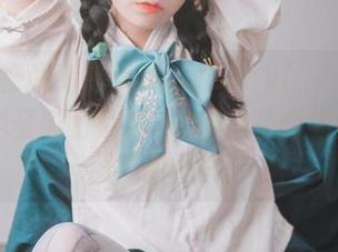 带着礼物和高清资源，Jenny(정제니)在DJAWA圣诞特别篇2020里圣诞老人的颜值绝对不输！