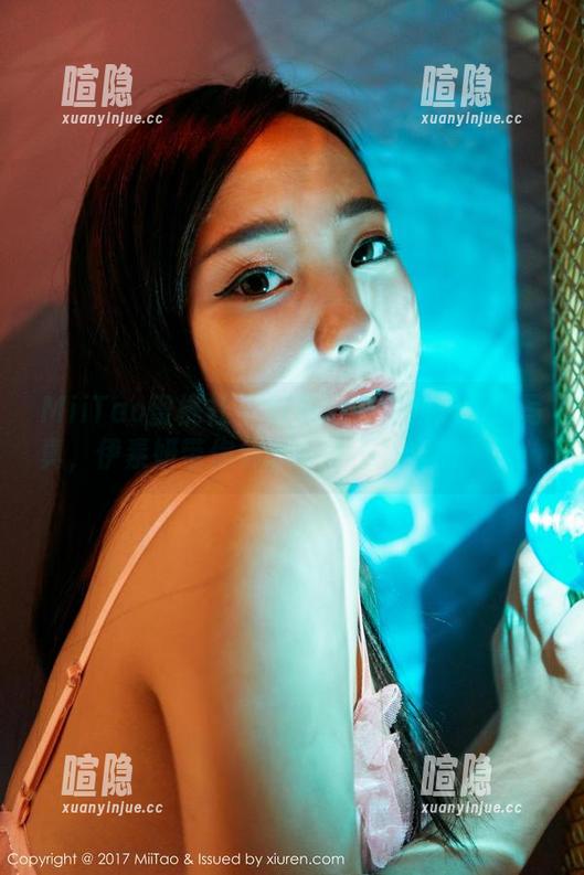 MiiTao蜜桃社-伊素妍 MiiTao蜜桃社 - 好奇心满满的双马尾写真,伊素妍带你分享一些不一样的视角!