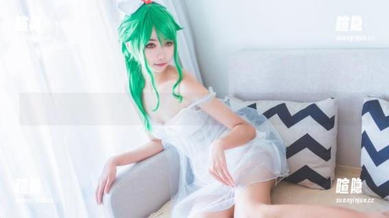 Momoko葵葵的柴郡水着图片——我怀疑她真的是水做的！