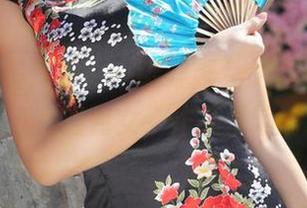 MyGirl美媛馆 – 一键穿越，伊小七MoMo在‘原图’里当修女，作品里藏满了调皮！