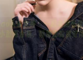 TouTiao头条女神 – 一起来观看杨曼妮的宫廷小肚兜合集，颠覆你的视觉体验！