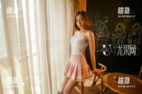 UGirls尤果网 - 还敢说夏天无聊？佟蔓的高清照片破坏了我的节操。