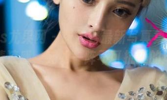 UGirls尤果网 – 张雪馨最新写真集:吊带的清凉感,宛如一阵不可抗拒的风!
