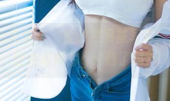 UGirls尤果网 – 金子熙网袜写真，最新的时尚趋势你get到了吗？