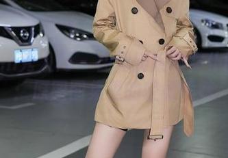 Xiuren秀人网 – 在周媛媛的女仆世界里：原图图集里的轻柔暧昧