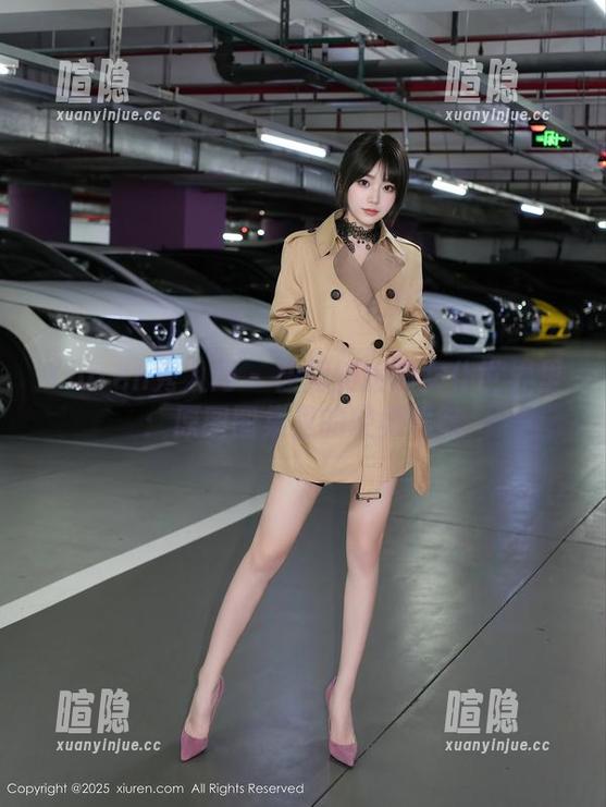 Xiuren秀人网-周媛媛 Xiuren秀人网 - 在周媛媛的女仆世界里:原图图集里的轻柔暧昧