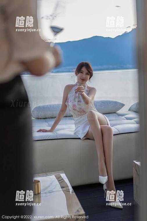 Xiuren秀人网-罗爱乔 Xiuren秀人网 - 在无圣光中,罗爱乔的连体衣写真揭秘她的另一面