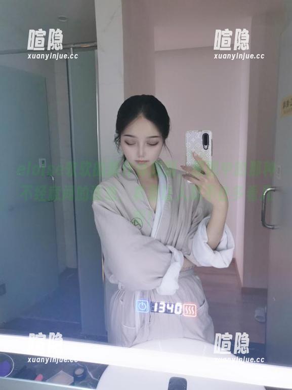 eloise软软 eloise软软的新作体操服,原图中的那种不经意间的诱惑,真是让人忍不住多看几眼!