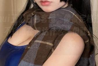 yuuhui玉汇白色套图,像被定格在某个瞬间,不知道在传达什么,但就是让人心里发热,真是奇妙。