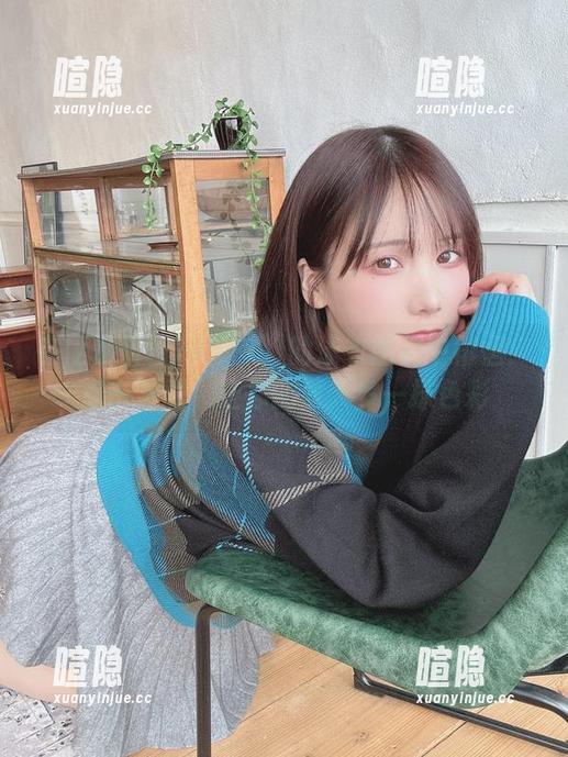 在けん研(けんけん)的泳衣图包中徘徊：点击下载，让你的夏天多一抹色彩