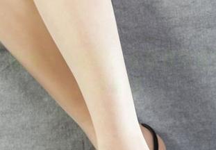 丽柜 – 蕾丝与小璐璐：在写真中迷失的图片游乐场
