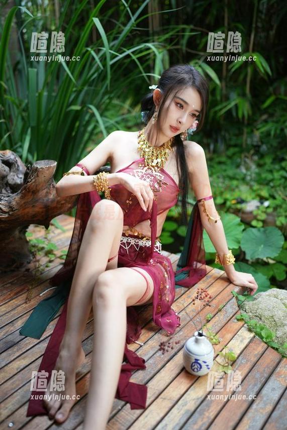 余多多Dudu 谁说校服不可以性感?余多多Dudu的这组免费图片就是反击,分分钟颠覆你的认知。