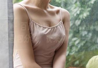 克拉女神 – 百琳的短裤,是不是我看得太久?图包分享,快来神偷瞥一眼!