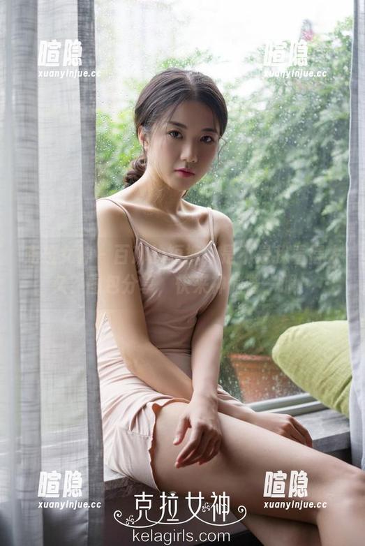克拉女神 - 百琳的短裤，是不是我看得太久？图包分享，快来神偷瞥一眼！