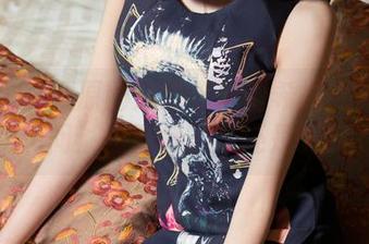 头条女神 – 原图分享?刘瑾希的死库水让我想问:这算是艺术还是调皮?