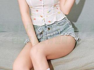 尤蜜荟 – 看H杯陈若初校服美图,仿佛又回到了那些青涩时光。