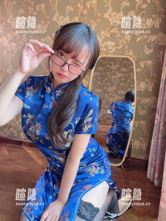张思允 微密圈 - 再来一波!张思允私拍图包里的吊带黑丝时刻