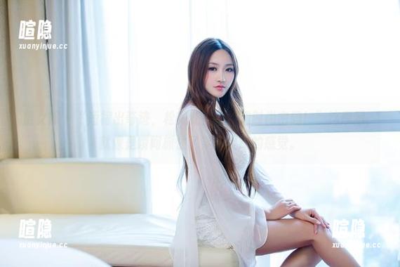 推女郎-松果儿 推女郎 - “短裙出奇迹,松果儿在线传递时尚密码!”这原图,就像是瞬间抓住了某种灵动的感觉。