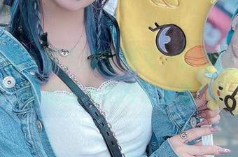 月城委员会夏天的套图又一轮更新,怎么能把夏天拍得这么萌!