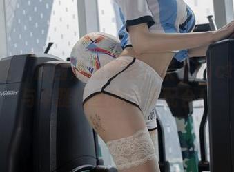 微密圈 – 原图震撼来袭!果儿Victoria与半腿肉丝的完美配合!