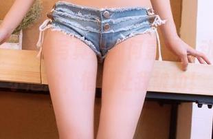 果团网 – 学妹写真里的何嘉颖,动作间的小尴尬,悄悄让我破功!