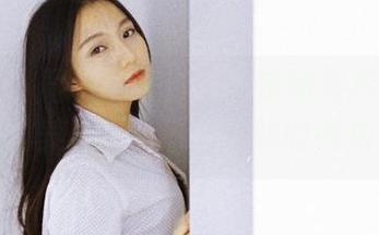 果团网 – 周晓唯眼镜下的定制写真:隐秘的美感和…呃,别样的视角