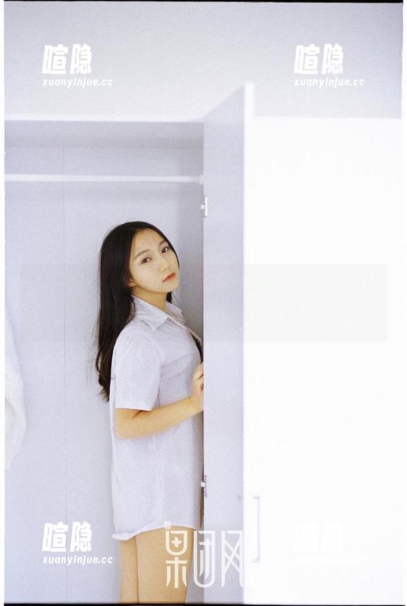 果团网-周晓唯 果团网 - 周晓唯眼镜下的定制写真:隐秘的美感和...呃,别样的视角