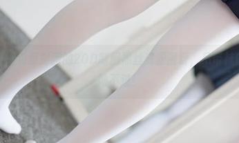 无意间又被森萝财团的20D制服黑丝资源圈粉,吊带袜的诱惑我拗不过!