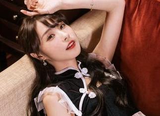 泥泥汝:办公室写真里的‘工作’与‘玩乐’!