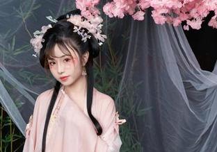 在线追踪爆机少女喵小吉油亮图集，让我们一起探讨‘油’的哲学吧！