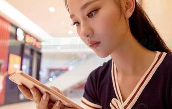 爱丝 – 不止是学校的制服,何冉高清套图还有些让人想深思的气质,挺令人着迷的。