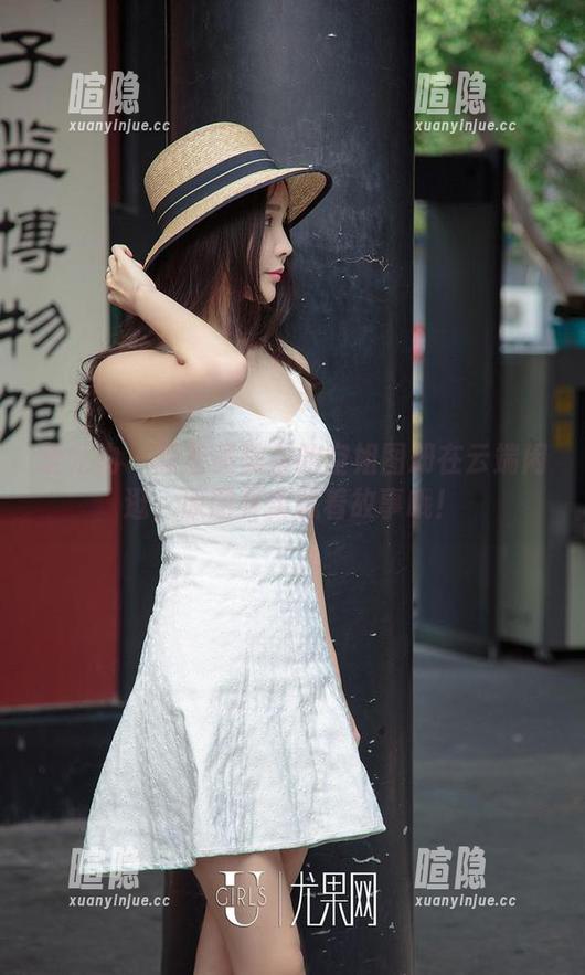 爱尤物-吴美溪 爱尤物 - 跟着吴美溪的空姐图册在云端闲逛,原图其实藏着故事哦!