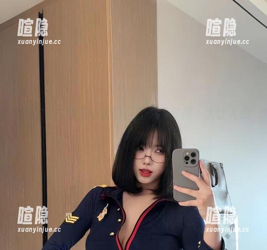 微密圈 - 制服与琳铛铛的原图碰撞，太让人想多了