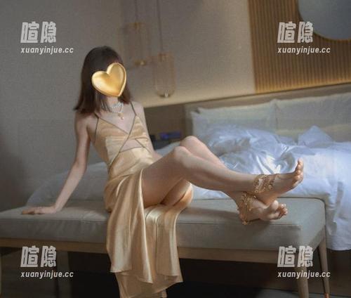 禅院熏 微密圈 - 当白丝遇上史莱姆:禅院熏的写真演绎私拍中的奇妙瞬间。
