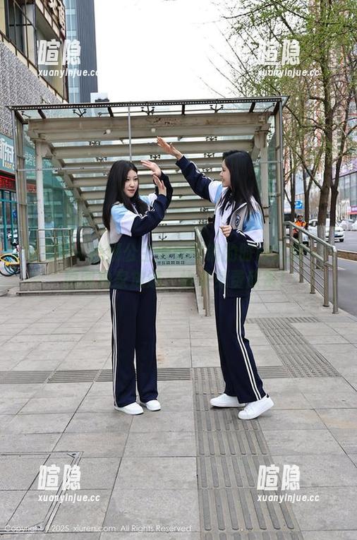 秀人网 - 心妍公主游玩眼镜的时尚之旅——原图独家放送，快来免费欣赏！