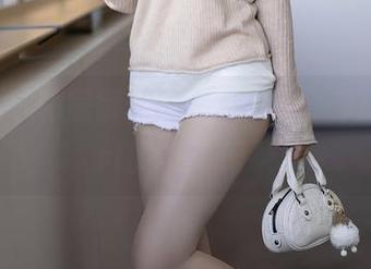 秀人网 – 私房御姐的清新气息：拍黄瓜girl的日常记录