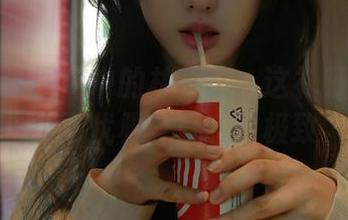 秀人网 – 图库中的林文文：这礼服真是演绎了优雅与魅惑的极致