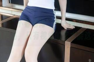 秀人网 – “不看后悔”——柚琪Rich的全套丝袜作品，只有视觉的艺术能这么撩！