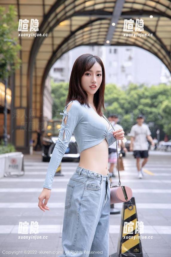 秀人网-趁热拿铁latte 秀人网 - 看完趁热拿铁latte的户外写真,原图都让我一度怀疑这个世界有多美,哪里来的这些美景!