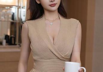 秀人网 – 愣住了!看陈梵妮Fanny的制服图片,竟然不小心多看了几眼…