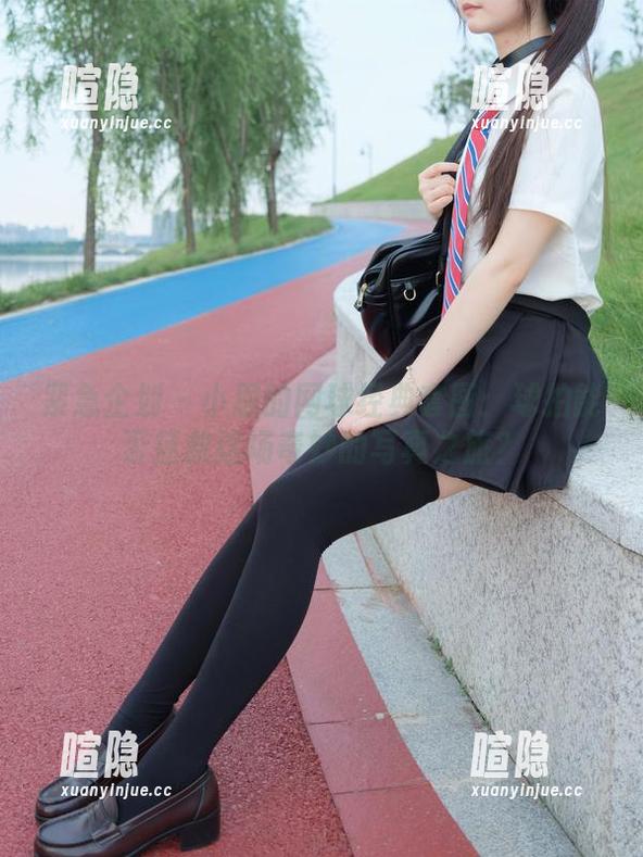 紧急企划-小恩 紧急企划 - 小恩的网球经典套图:球拍能否拯救这场奇妙的写真之旅?