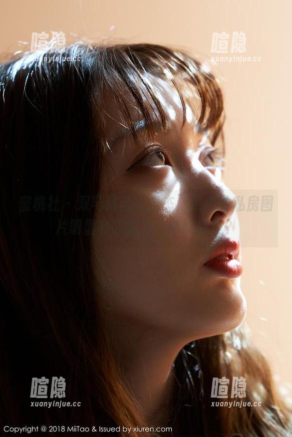 蜜桃社-伊琳 蜜桃社 - 双马尾迷人姿态,伊琳的私房图片明显有股魔力,谁能抗拒?