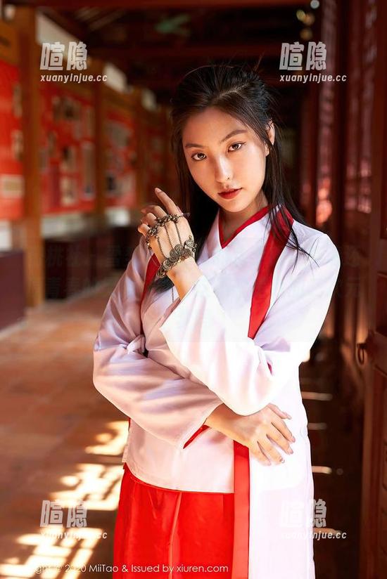 蜜桃社-雪梨sherry 蜜桃社 - 雪梨sherry的水手服:高清还原青春的无限可能,这不就是我的二次元梦吗