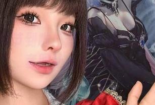 游泳的季节到啦!蠢沫沫加藤惠泳装写真套图让人心痒痒。