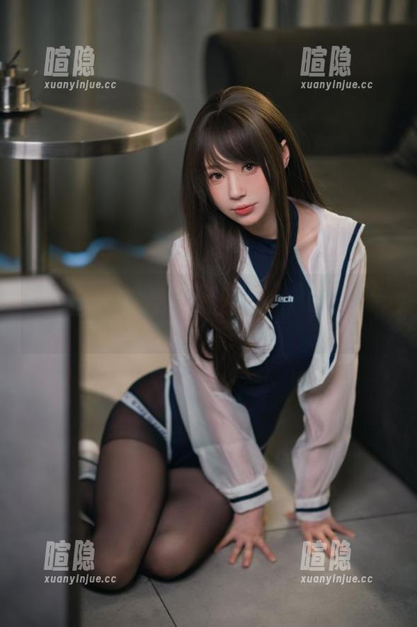 西园寺南歌 让西园寺南歌带你一起看比基尼美图,感受阳光的调皮
