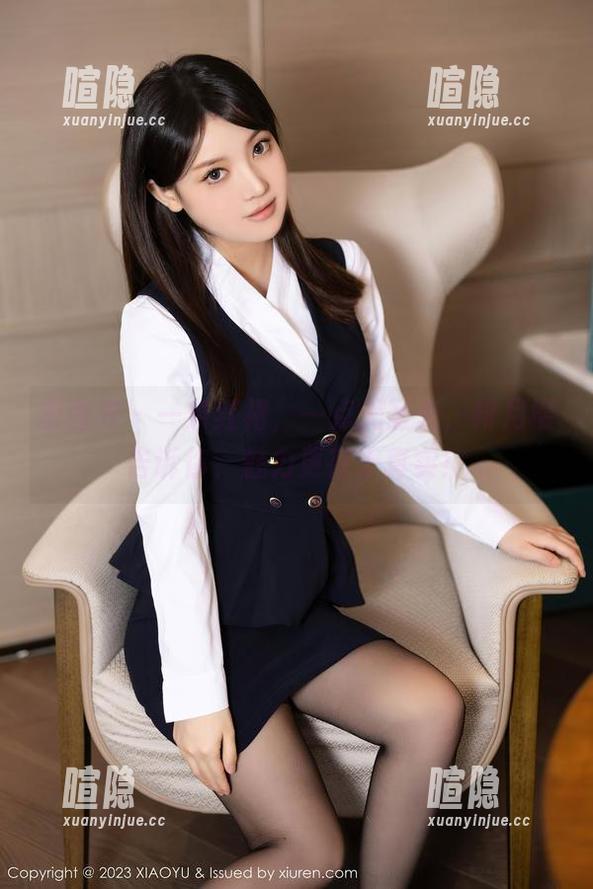 语画界-绯月樱 语画界 - 一条红裙,一点无圣光,绯月樱告诉你,魅力更在于真实!