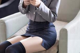 语画界 – 你见过这么高冷的女王吗?顾桥楠的高清图包,等你来解锁!