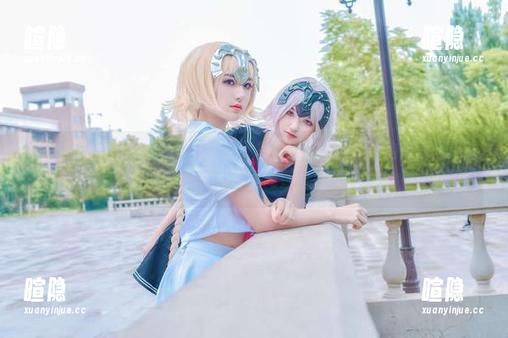 这个泡泡就是逊啦的疯狂兔女郎写真：在一片这个泡泡就是逊啦中，我的兔耳朵简直太抢镜！