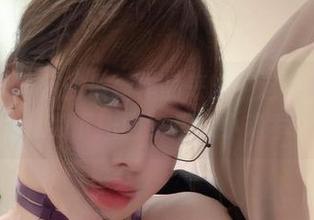 微密圈 – 阿色的最新作品来啦!这套装的魅力就像我下班回家后的小确幸。